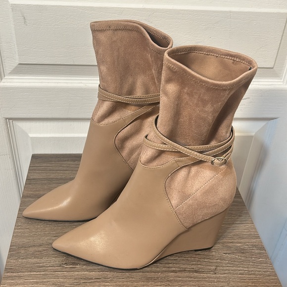 GUESS WOMEN ACORA ANKLE BOOTS IN BEIGE SIZE 10 M - Picture 5 of 10